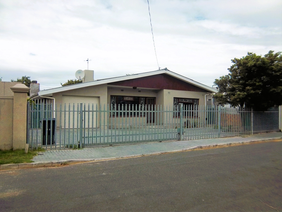 To Let 3 Bedroom Property for Rent in Strand North Western Cape